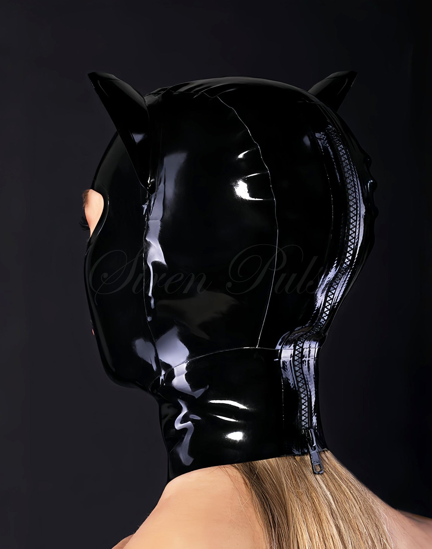 FERAL SILENCE™ CAT HOOD